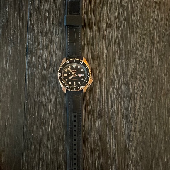 Seiko 5 Sports Specialist Style Automatic SRPD76 SRPD76K1 - Picture 1 of 4